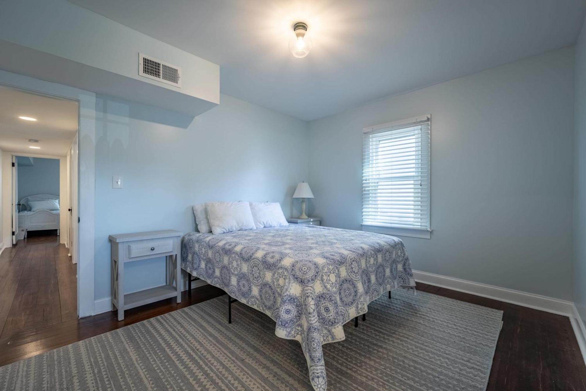Dollar 1 B Ocean City
