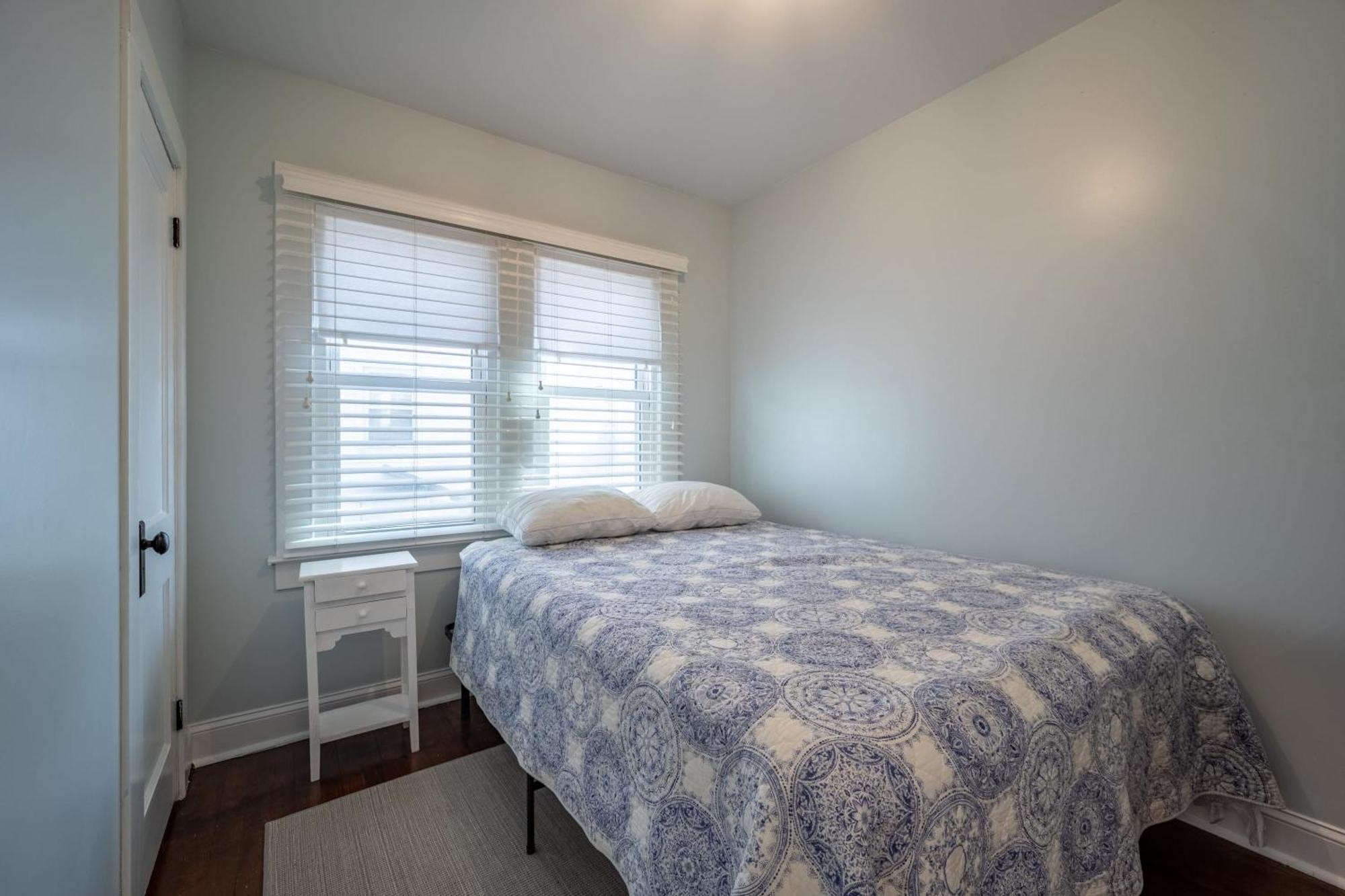 Dollar 1 B Appartement