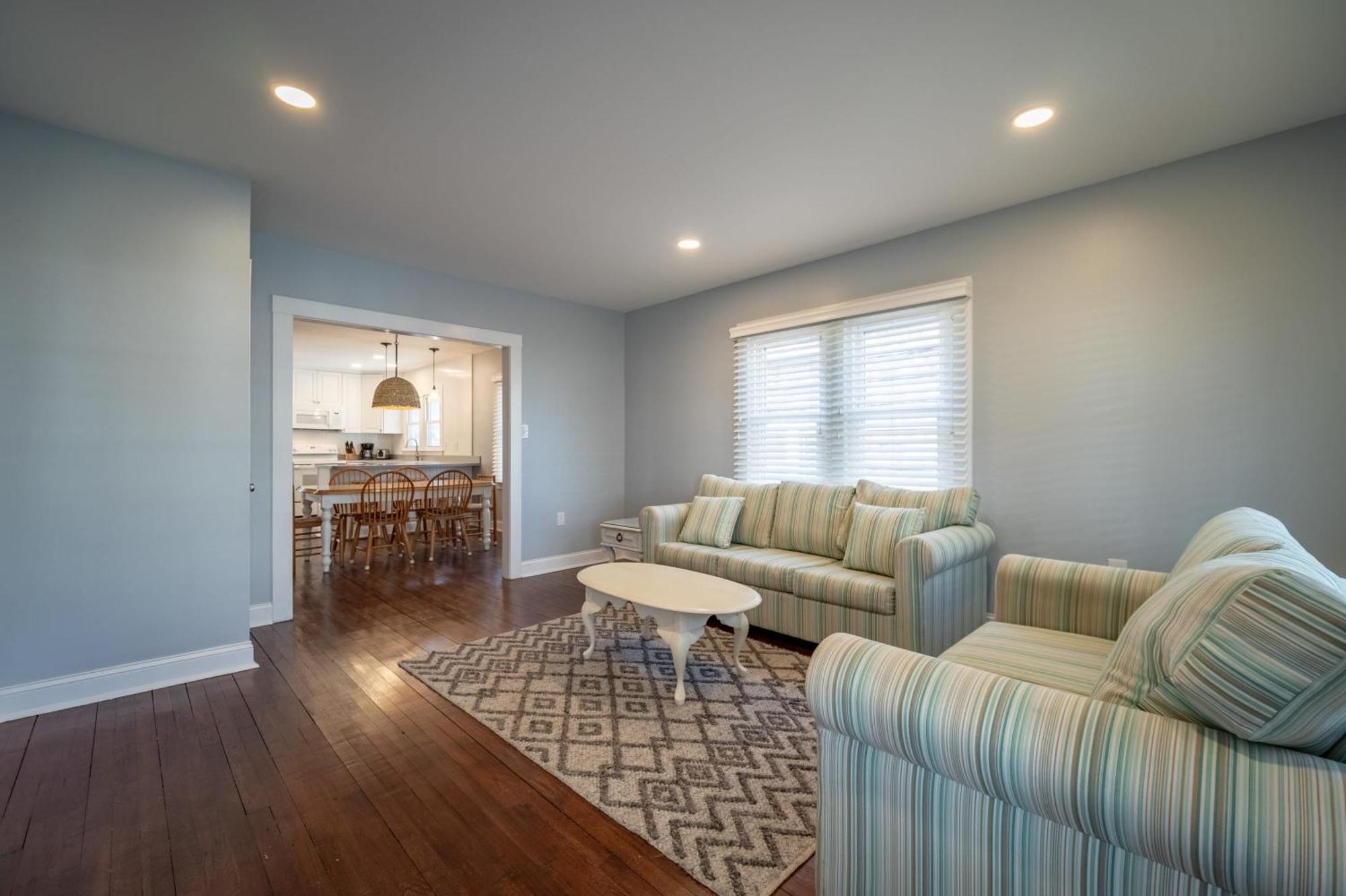 Dollar 1 B Ocean City